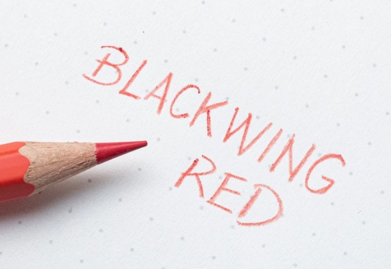 NOTEKA Ołówki BLACKWING Red (5).jpg