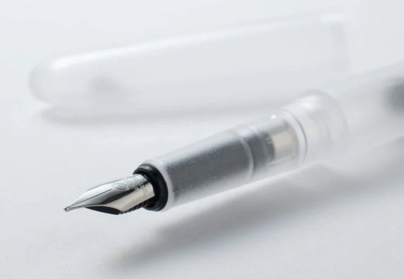 NOTEKA KAKIMORI PIÓRO WIECZNE FROST TRANSPARENTNE(1).jpg