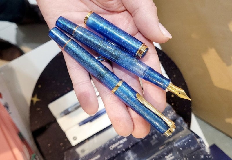 NOTEKA Pelikan Golden Lapis M200.jpg