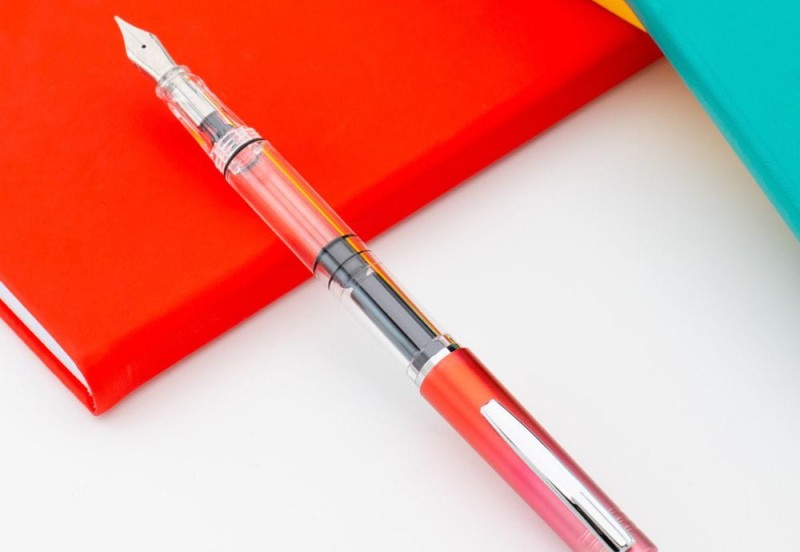 MONTEVERDE MP1 Pióro wieczne Piston filler Demonstrator NOTEKA Strawberry 1.jpg