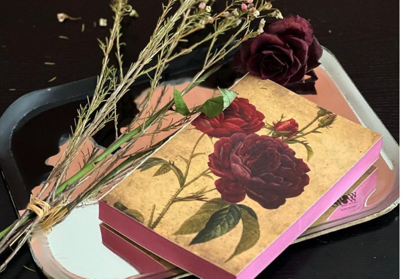 Slow Design Libri Muti Canvas Roses NOTEKA.jpg