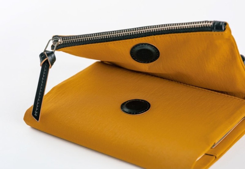 Hobonichi Techo Original A6 Cover: Tragen: Mustard