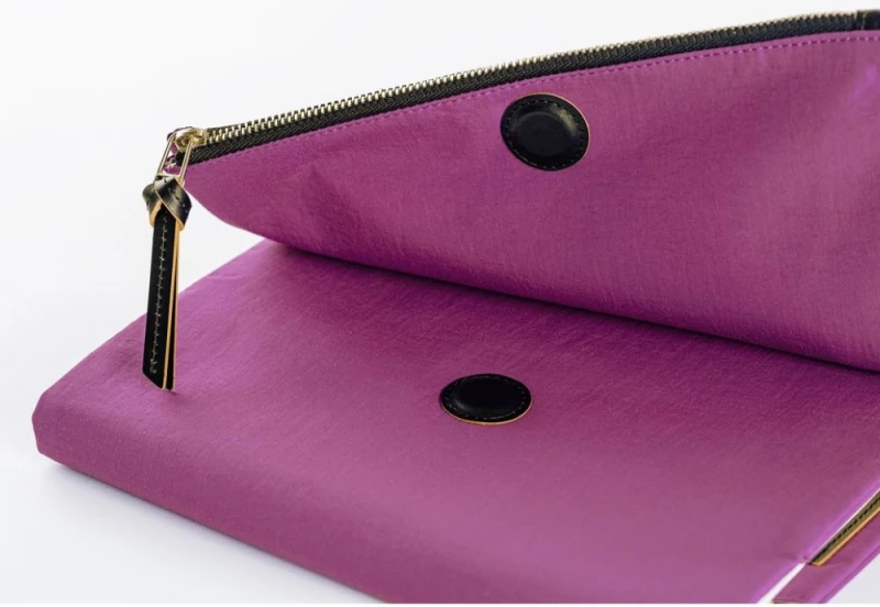 Hobonichi Techo Cousin A5 Cover: Tragen: Purple