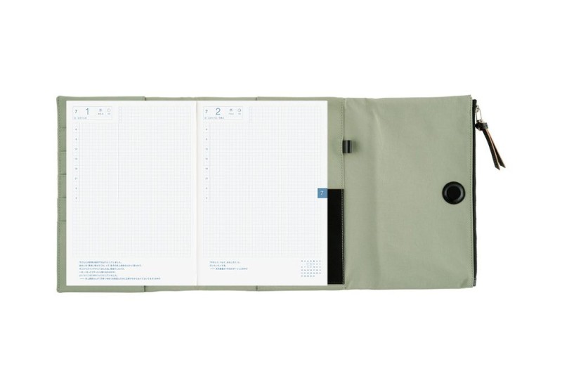 Hobonichi Techo Cousin A5 Cover: Tragen: Oakmoss