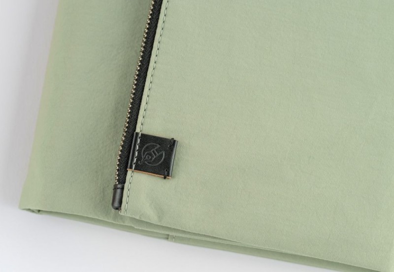 Hobonichi Techo Cousin A5 Cover: Tragen: Oakmoss
