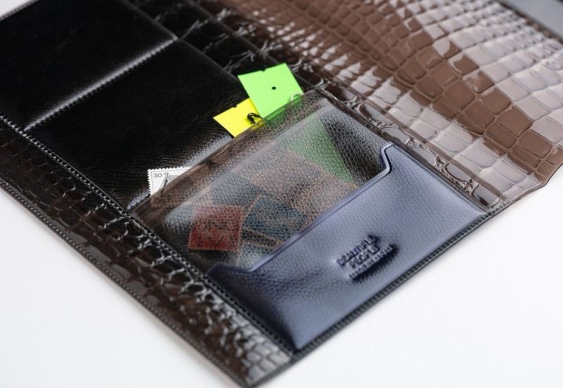 Hobonichi Techo Cousin A5 Cover: beautiful people: Nothing to Hide