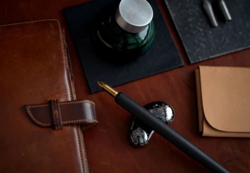 Kakimori Pen Rest NOTEKA (3).jpg