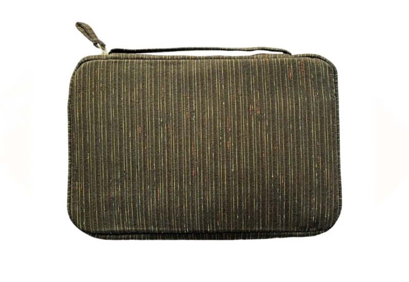 Kyoku haku Piórnik japanese patterngreen.jpg