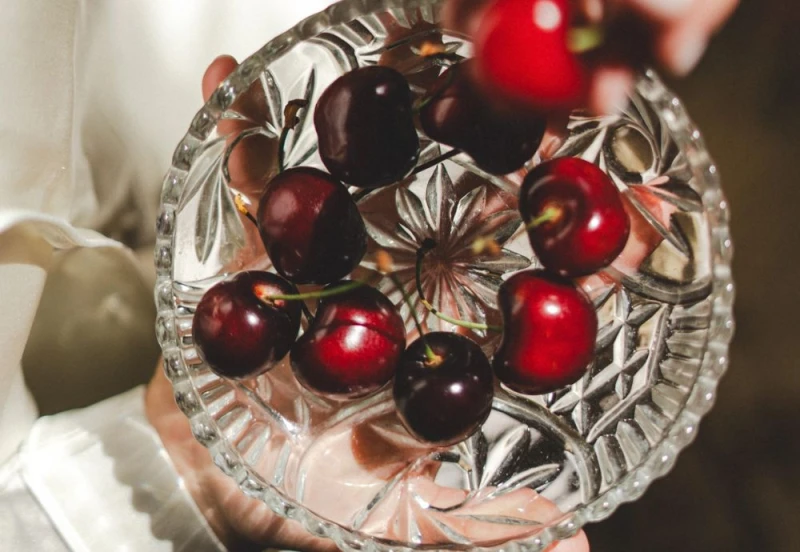 Jaskołka świeca lady cherry NOTEKA (2).jpg